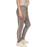 Elias Rumelis Ladies Jogger Selena cozy taupe-olive www.cabinero.de Berlin-Mitte